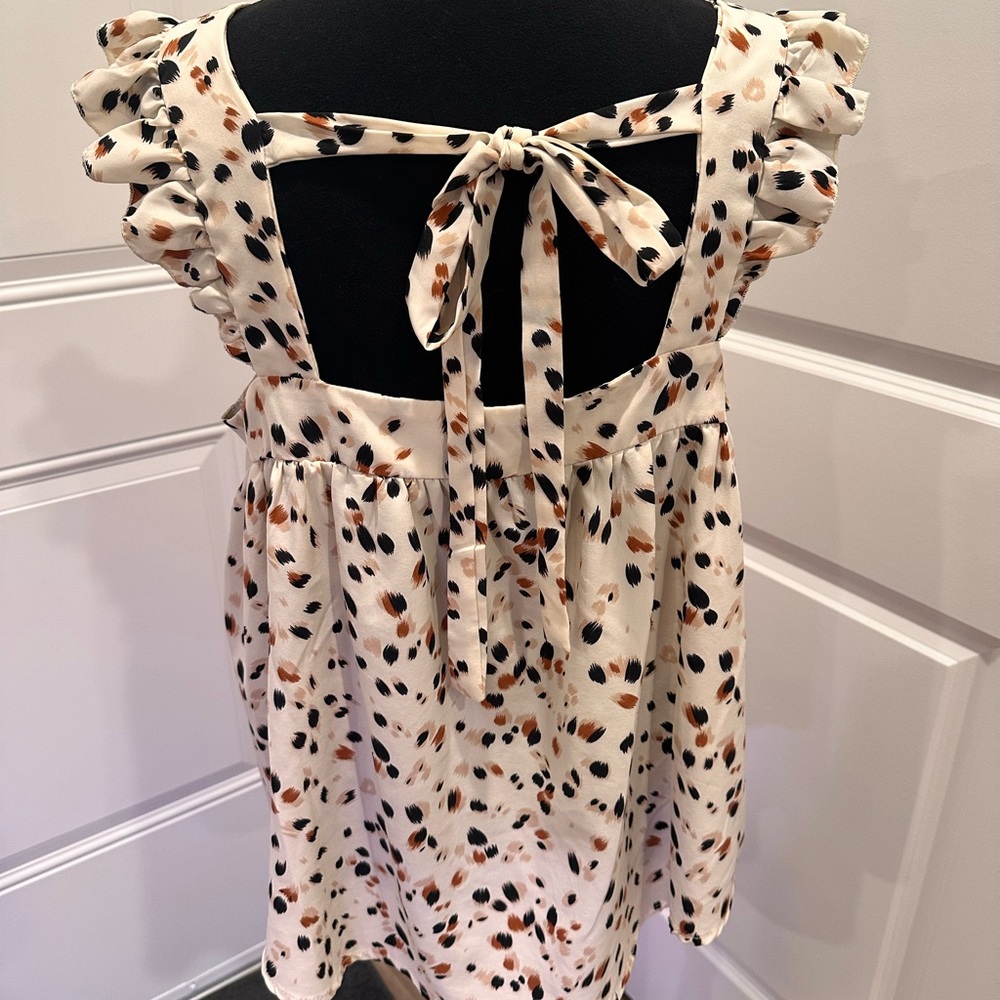 SHEIN Cream and Black Ruffle Sleeve Blouse - high-low - Picture 6 of 9